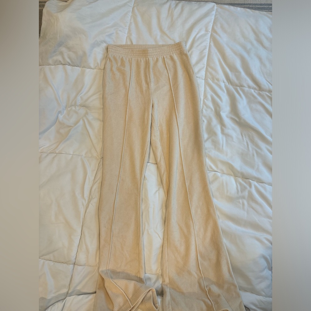Aerie XS corduroy flare leggings in cream